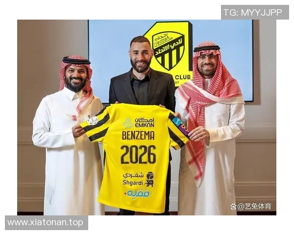 揭秘球星私生活：从家庭背景到个人爱好，鲜为人知的一面大曝光